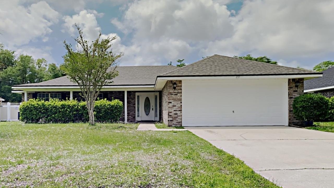 27 Lyndenhurst Ln., Palm Coast, FL 32137