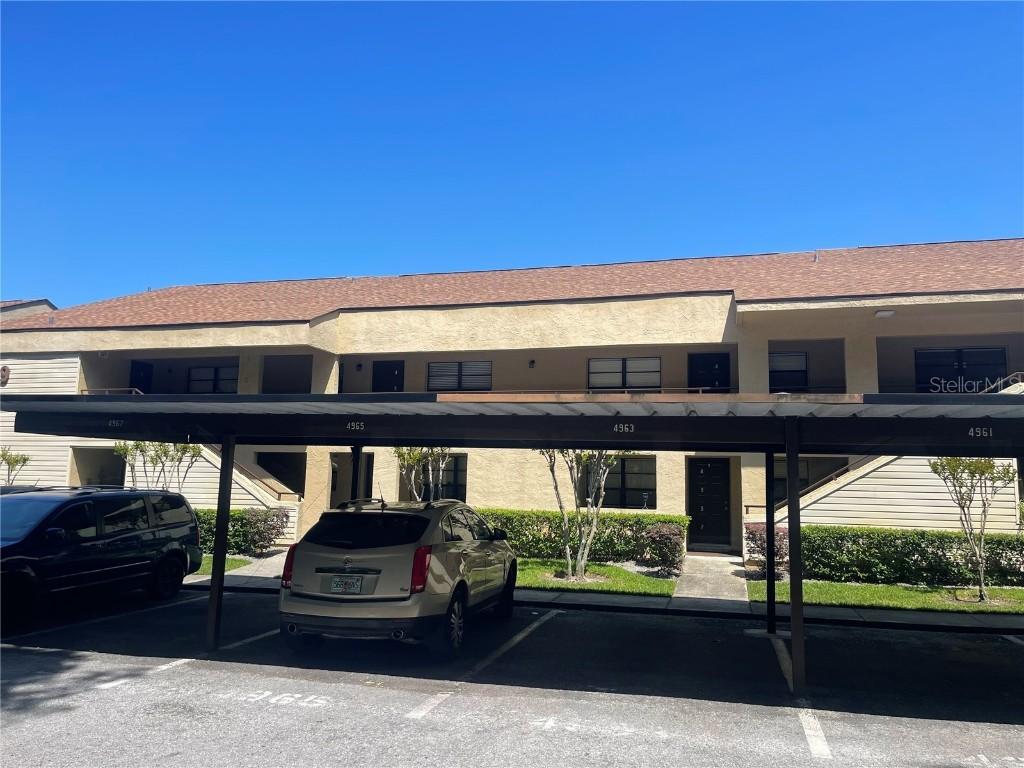 4963 Puritan Cir. #422, Tampa, FL 33617