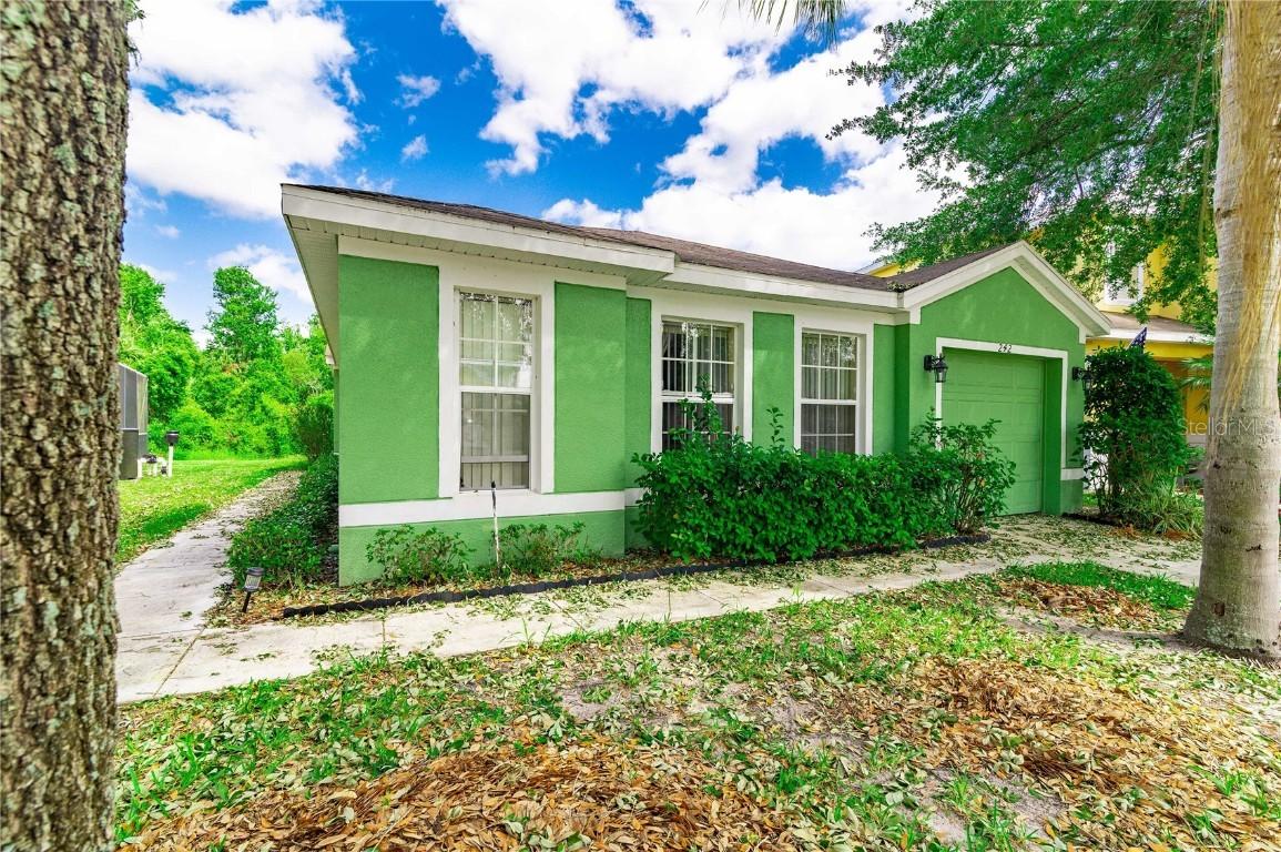 242 Blue Jay Way, Davenport, FL 33896