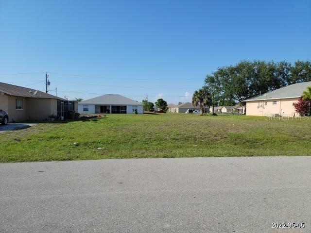 537 SE 6th Ter., Cape Coral, FL 33990