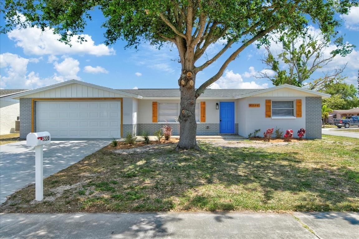5220 Falcon Dr., Holiday, FL 34690