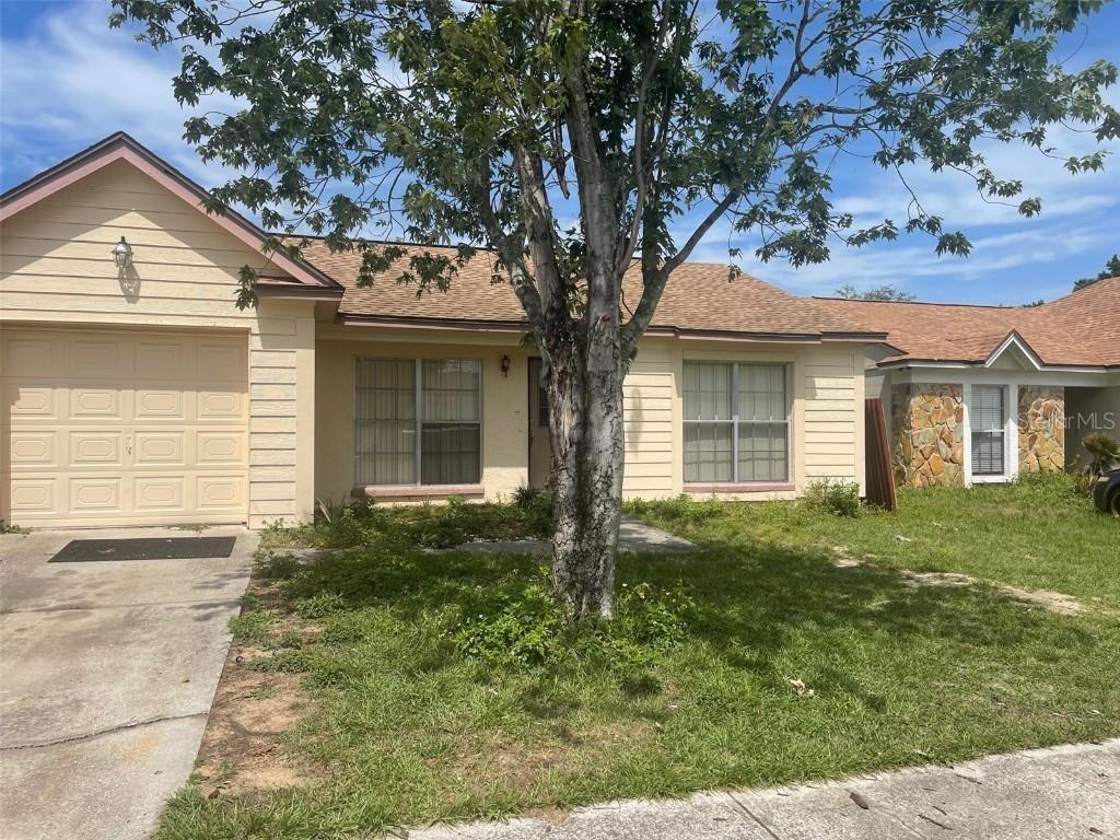 310 Regal Park Dr., Valrico, FL 33594