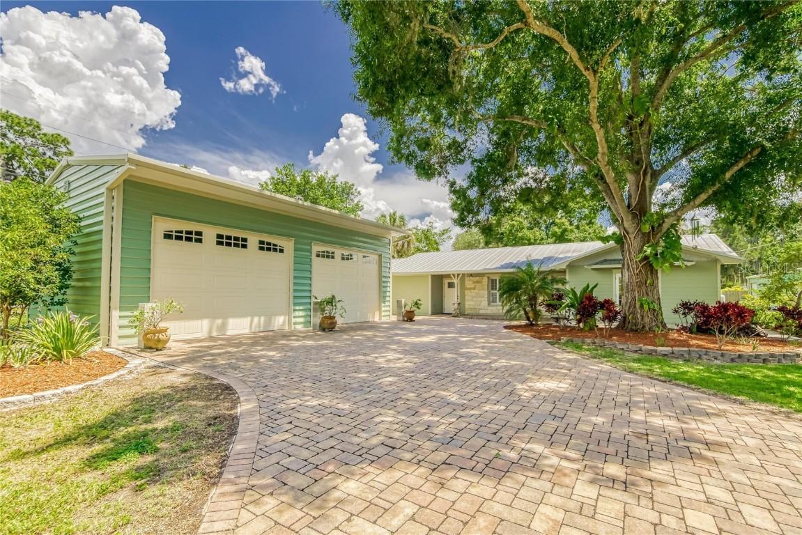 402 Dickman Dr Sw, Ruskin, FL 33570