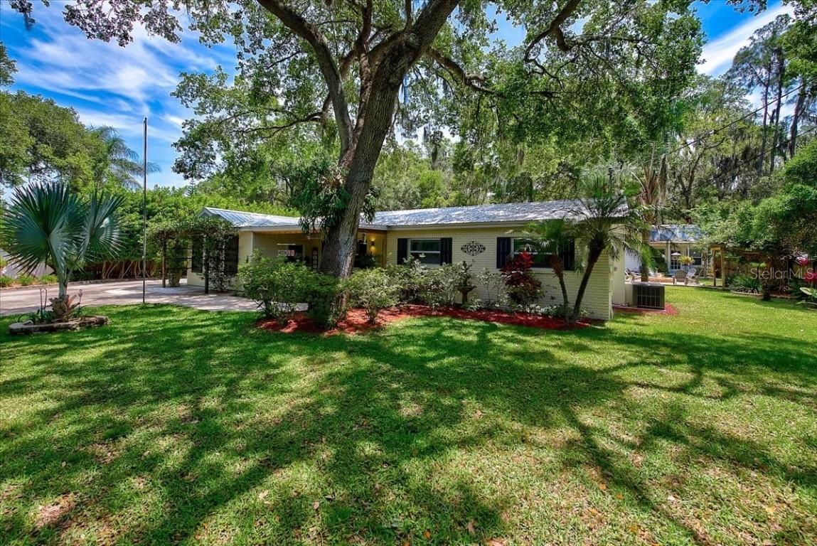1110 S Wiggins Rd., Plant City, FL 33566