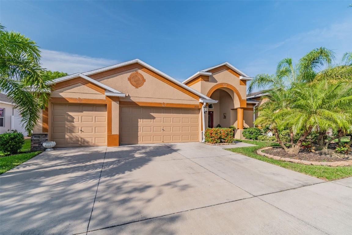 2637 Yukon Cliff Dr., Ruskin, FL 33570