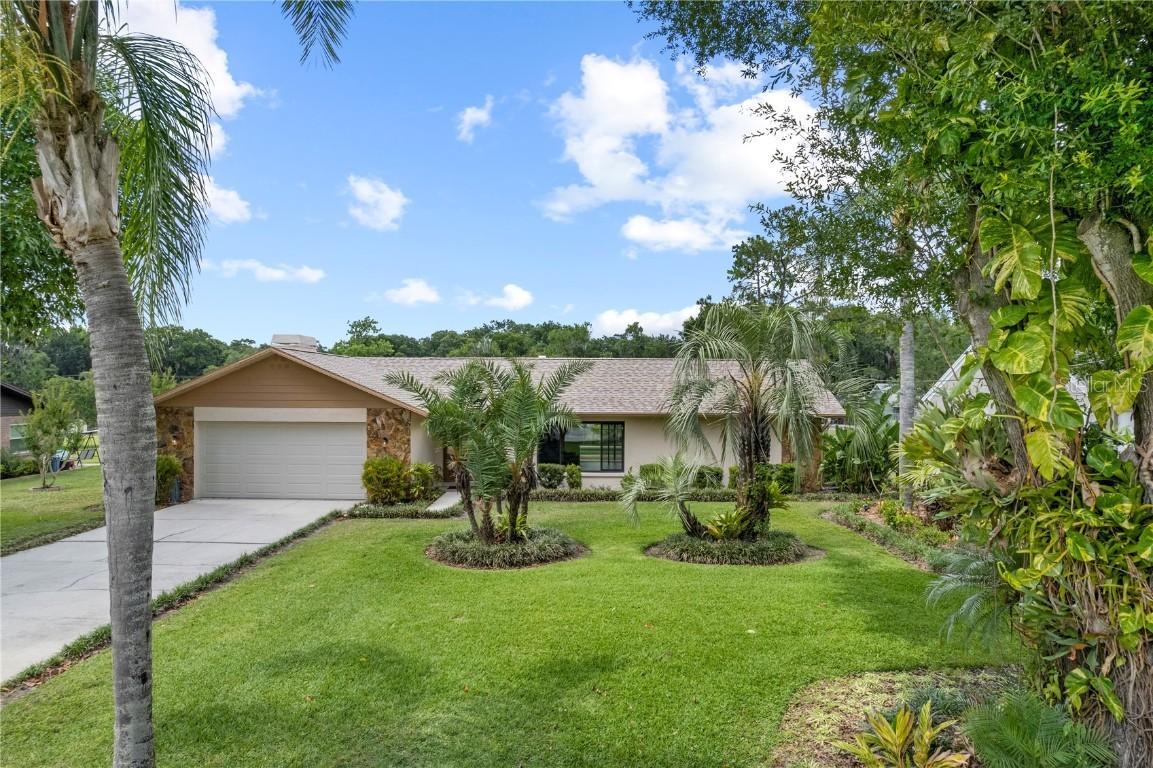 2510 Whisper Ln., Valrico, FL 33594