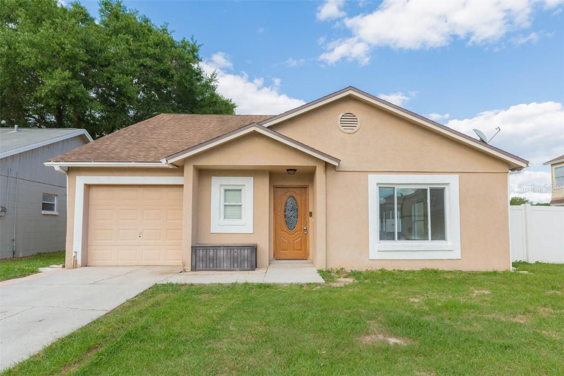 225 Belfort Pl., Valrico, FL 33594