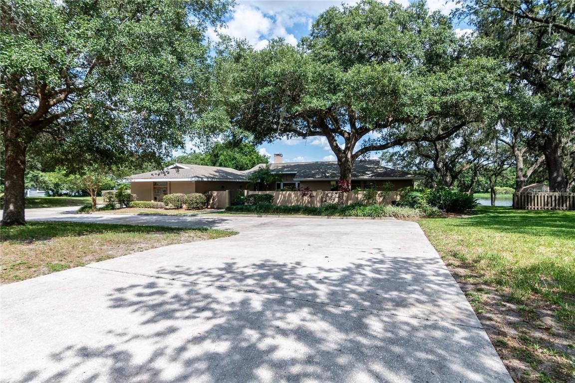 11402 Donneymoor Dr., Riverview, FL 33569