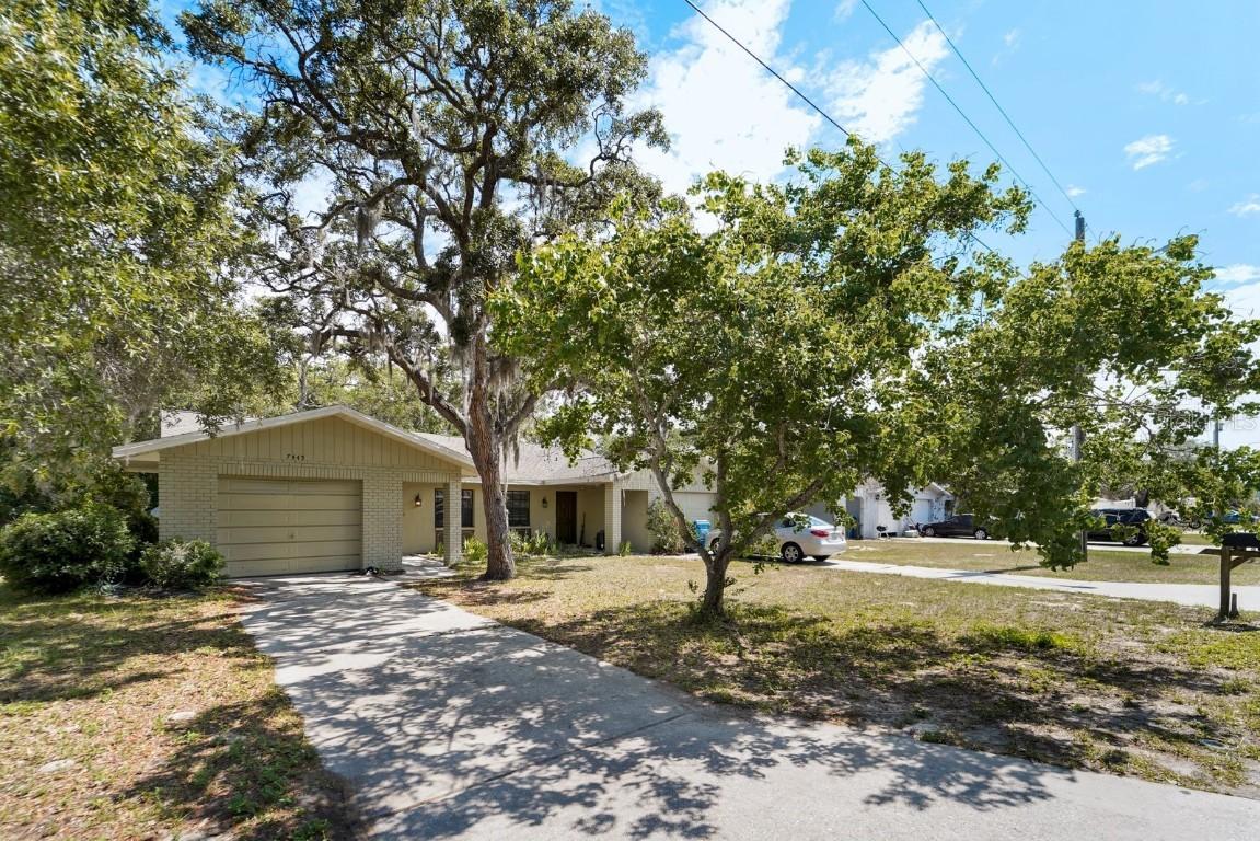 7447 and 7445 Mead Dr., Spring Hill, FL 34606