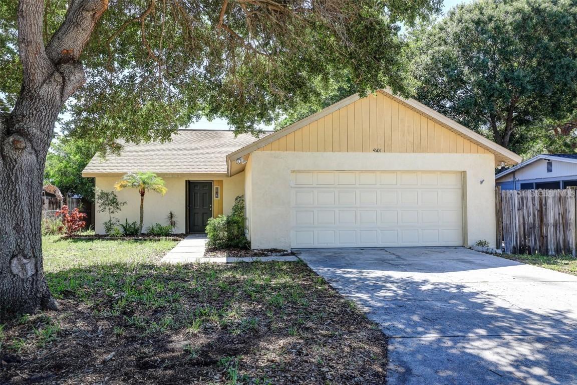 4607 21st St., Bradenton, FL 34207