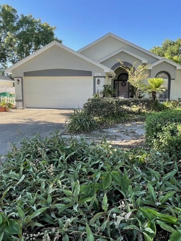 2741 Gables Dr., Eustis, FL 32726