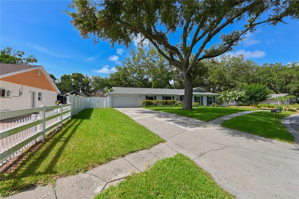910 Samy Dr., Tampa, FL 33613
