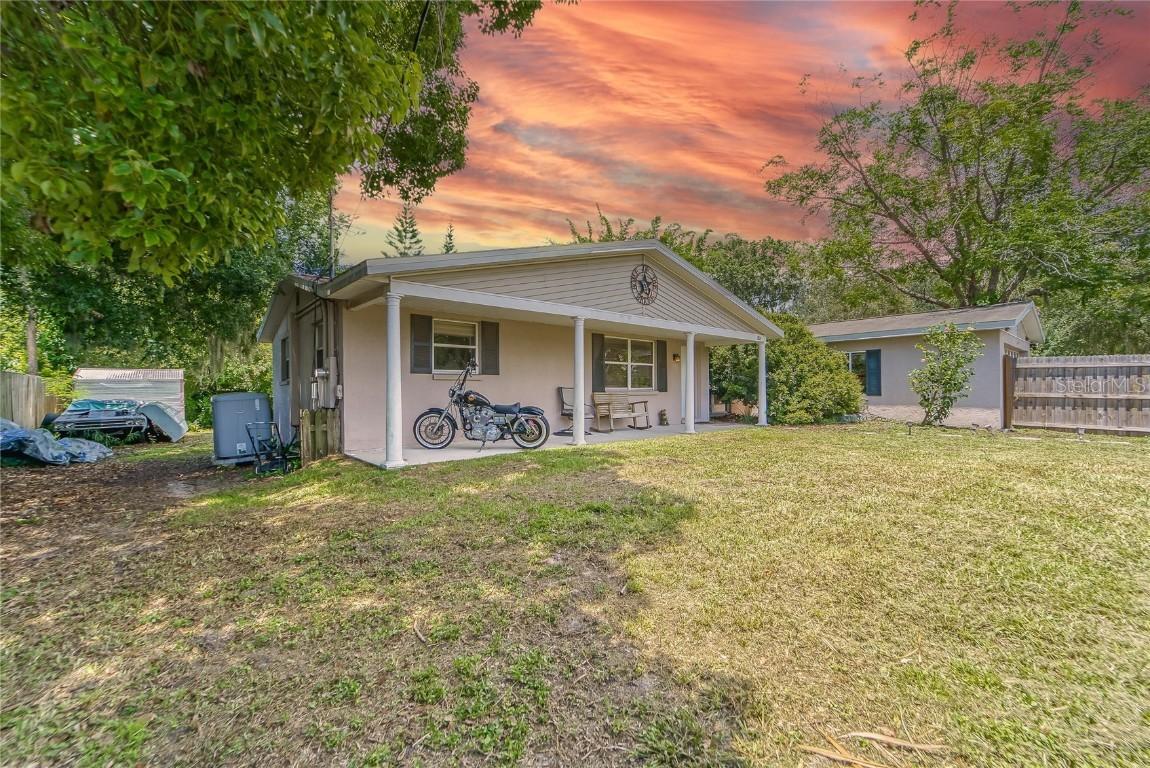 805 W College Ave., Ruskin, FL 33570