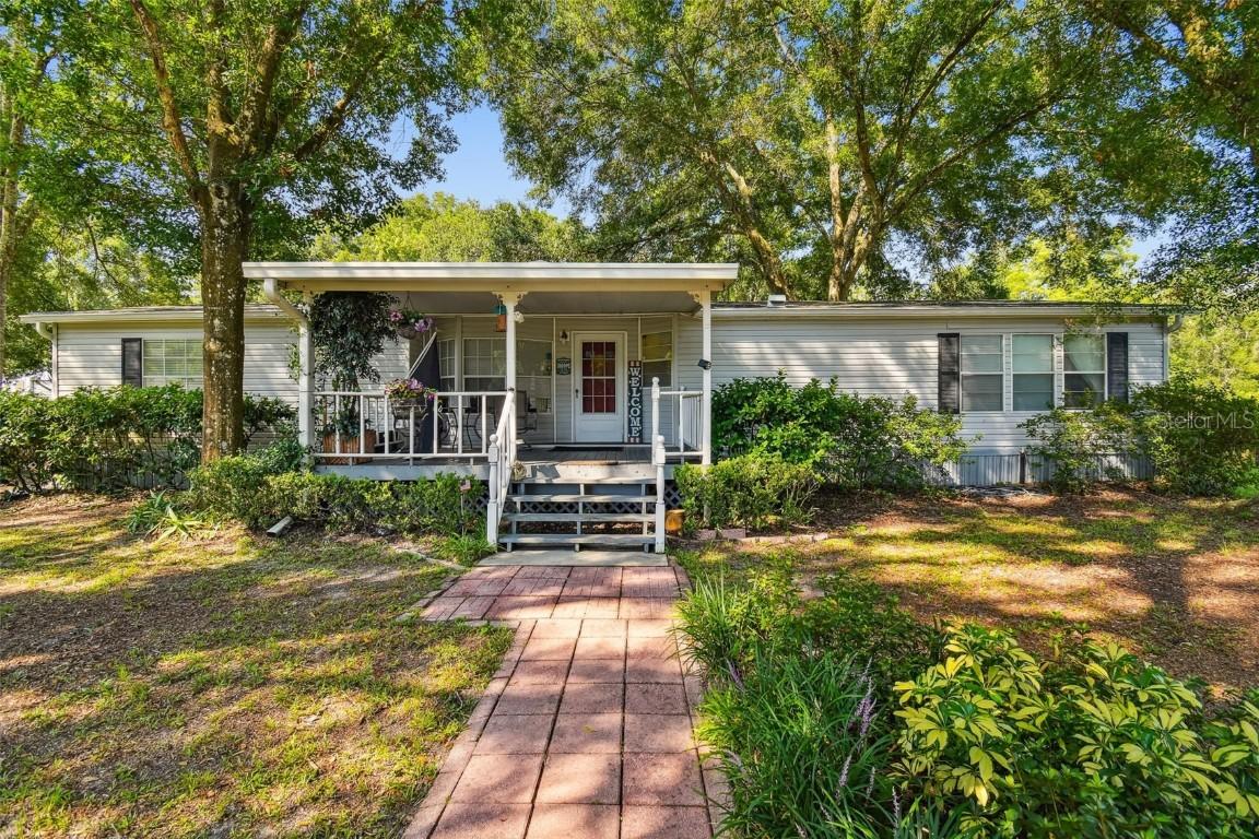 6371 Tulip Dr, Zephyrhills, FL 33544