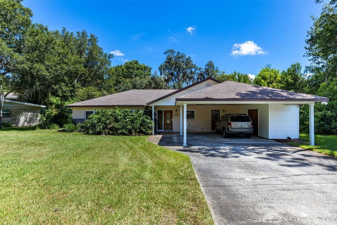 1219 S Pine Lake Dr., Tampa, FL 33612