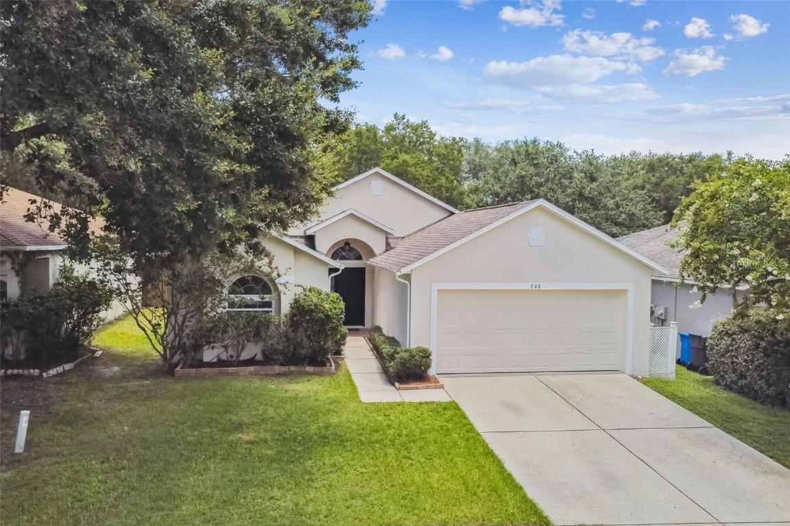 206 Chardonnay Pl., Valrico, FL 33594