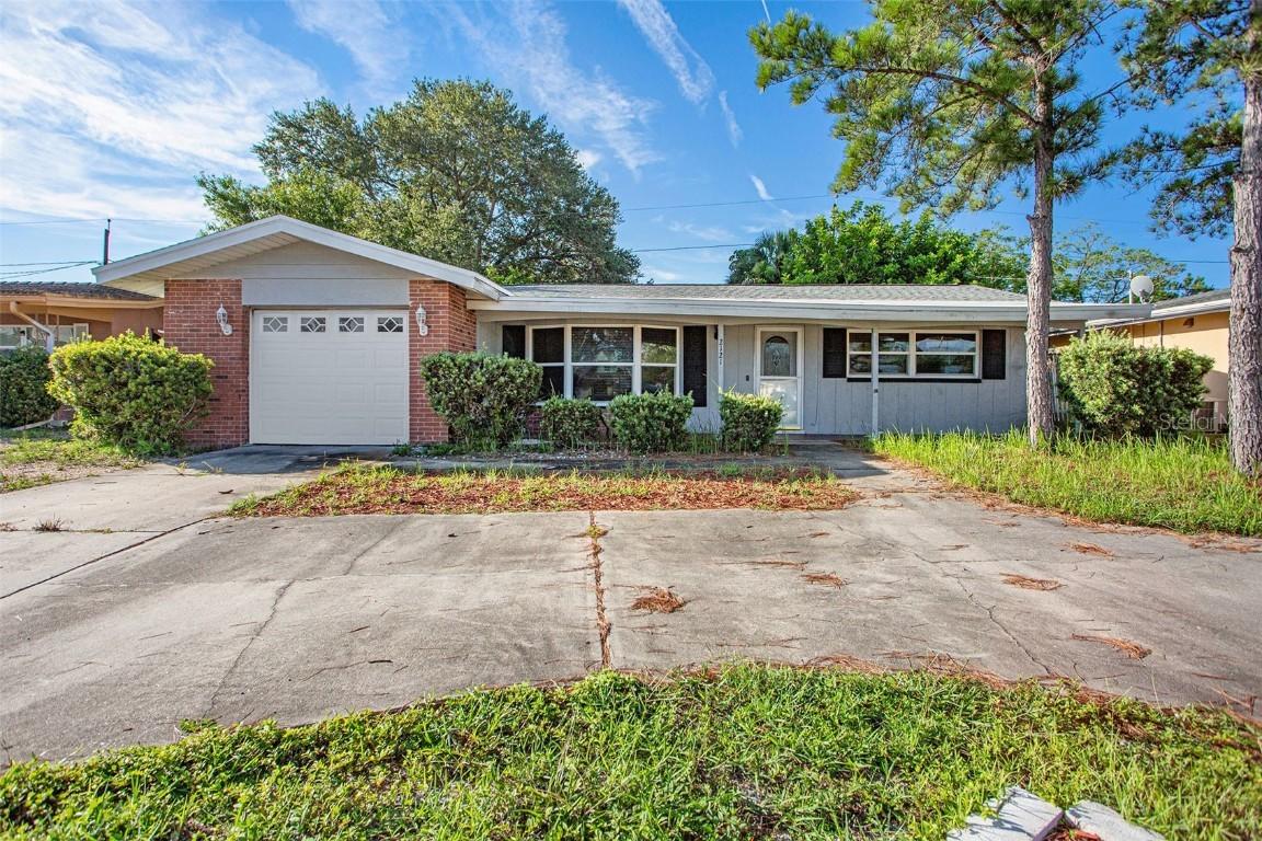 2121 Greenbriar Blvd., Clearwater, FL 33763