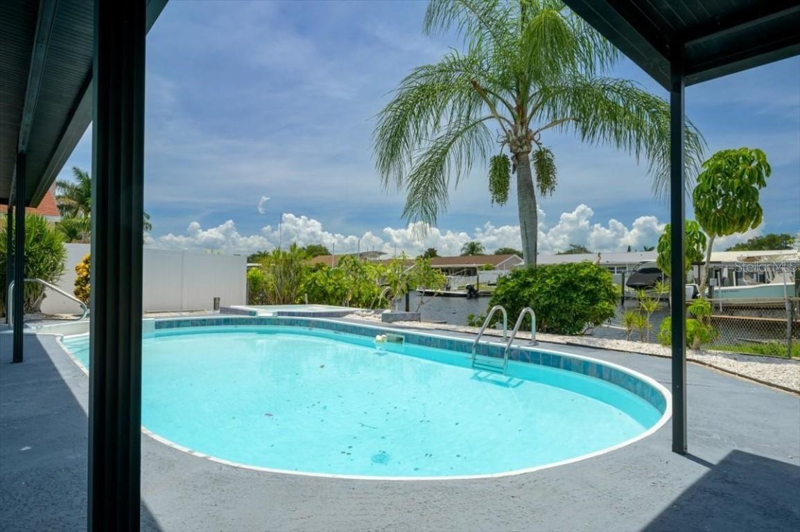 118 98th Ave., St Petersburg, FL 33702