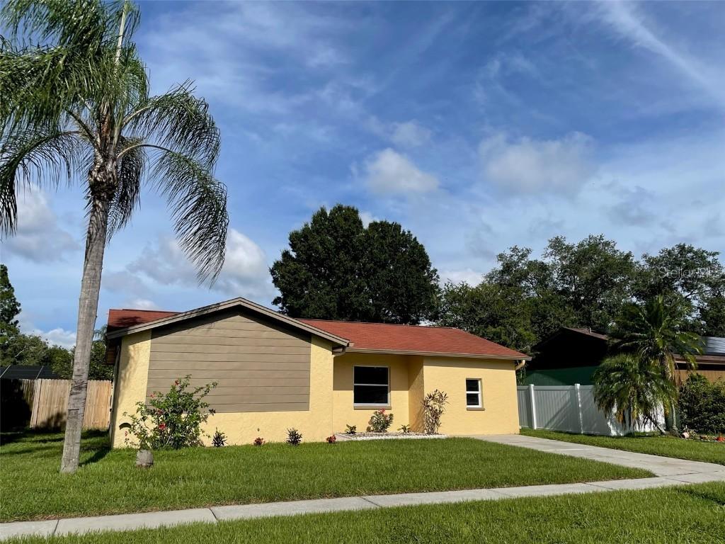 1061 Bridlewood Way, Brandon, FL 33511