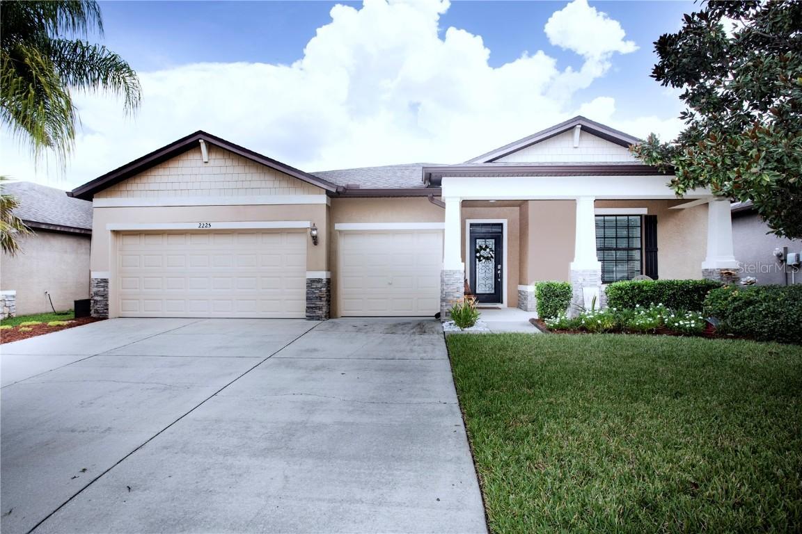 2225 Landside Dr., Valrico, FL 33594