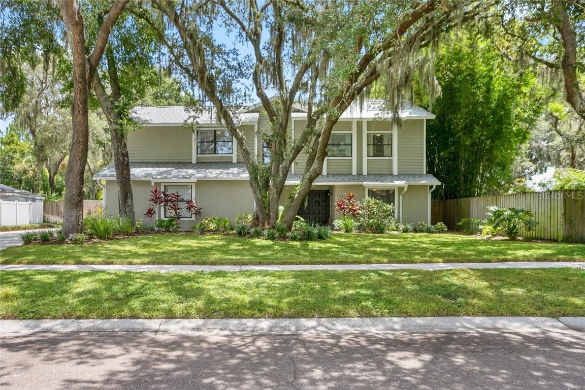 1436 Clarion Dr., Valrico, FL 33596