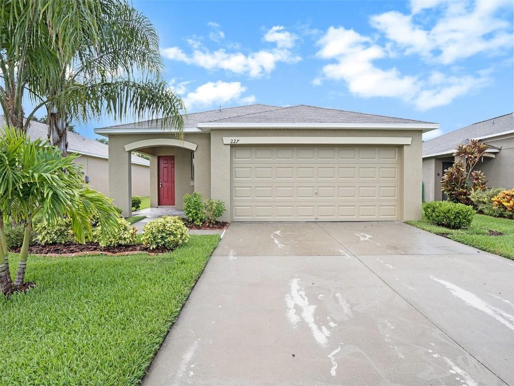 227 Cascade Bend Dr., Ruskin, FL 33570