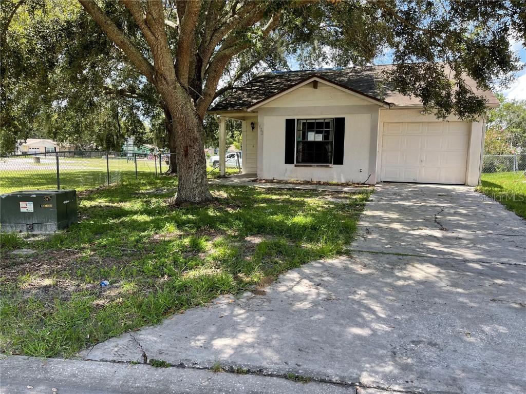 1422 Bramblewood Dr., Lakeland, FL 33811