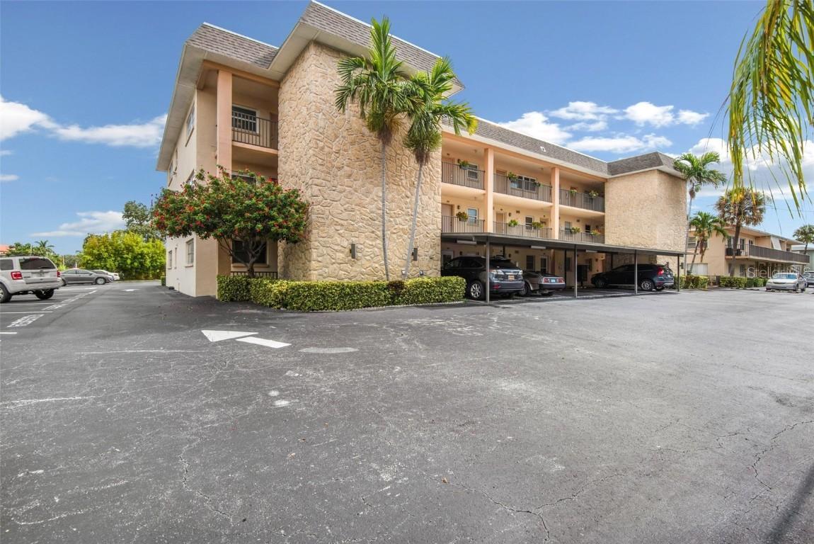 3789 46th Ave. #301, St Petersburg, FL 33711