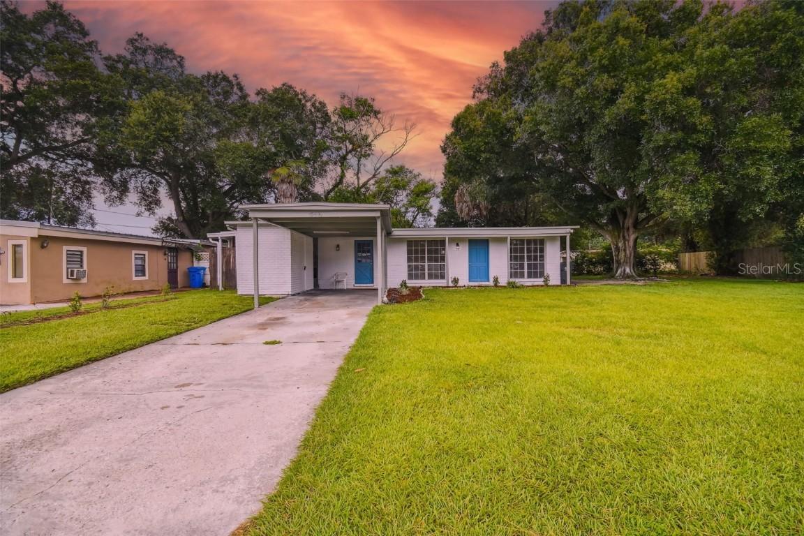 1621 Carnegie Cir., Tampa, FL 33619