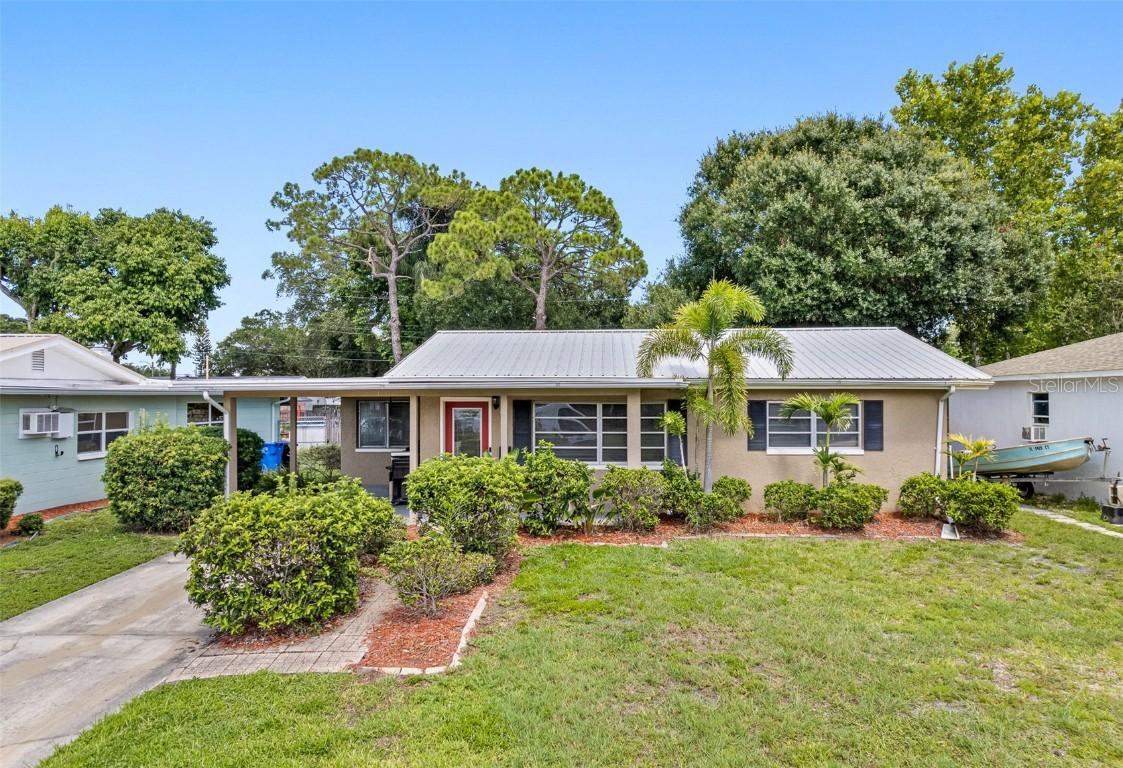 9017 3rd St., St Petersburg, FL 33702