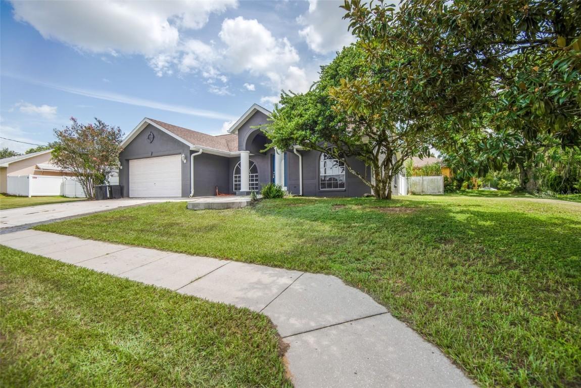 36006 Pine Bluff Loop, Dade City, FL 33525