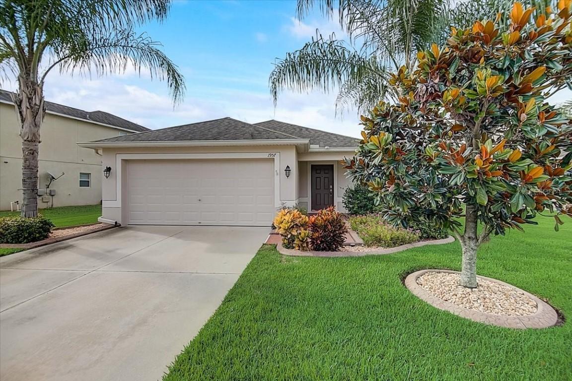 1957 Hawks View Dr., Ruskin, FL 33570