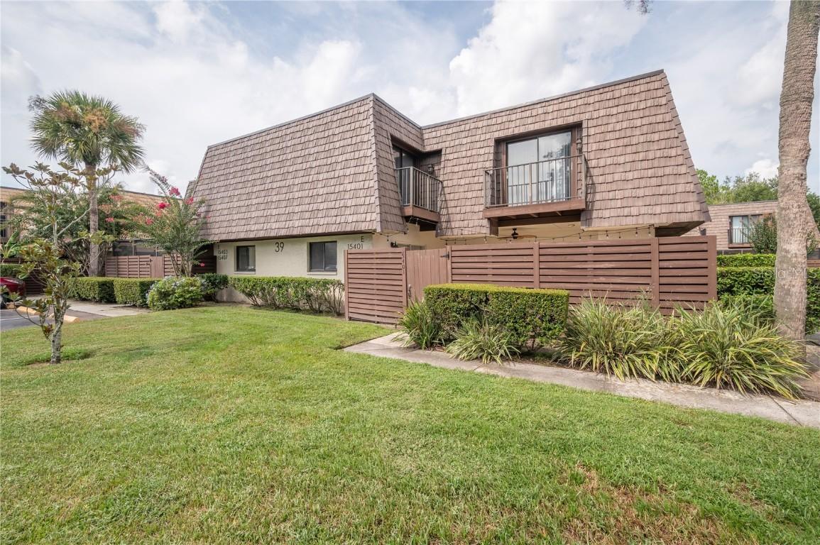 15401 E Pond Woods Dr., Tampa, FL 33618