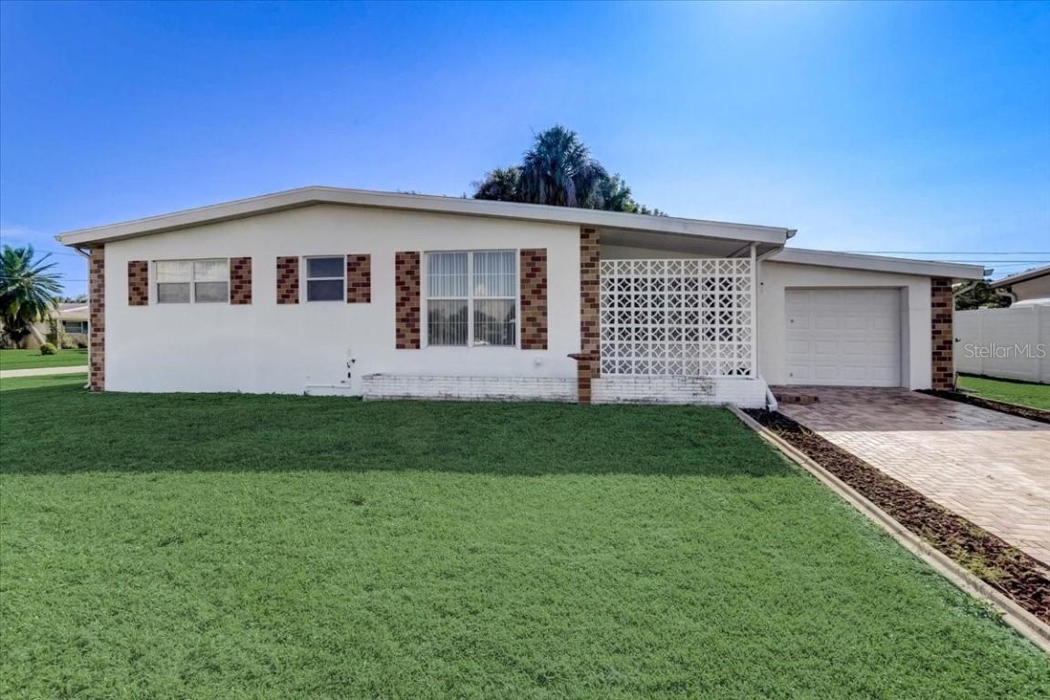 2239 Bragg Ct., Port Charlotte, FL 33952