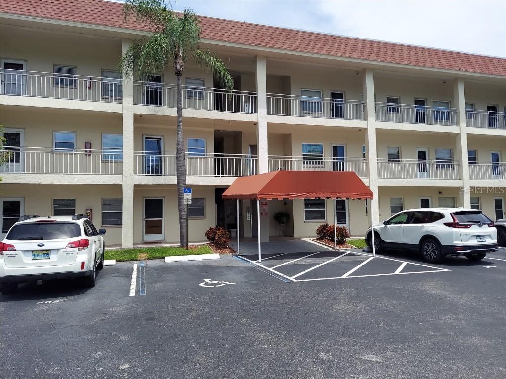 4000 3rd St. #307, St Petersburg, FL 33703
