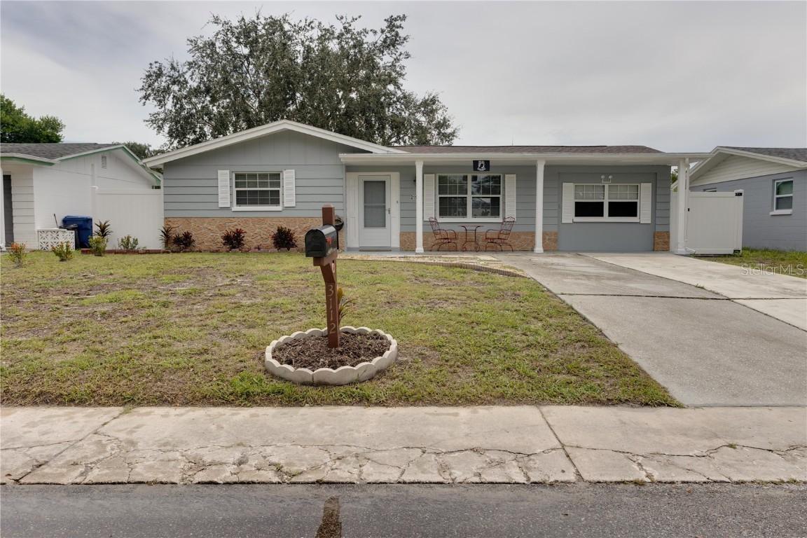 3112 Lloyd Dr., Holiday, FL 34691