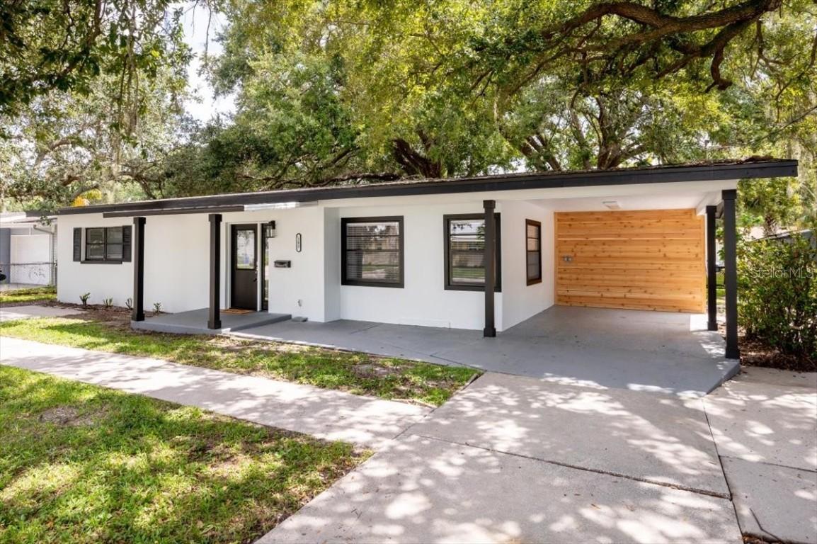 103 22nd St., Bradenton, FL 34208