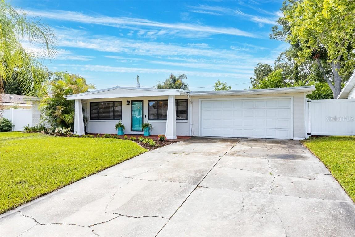 2286 Duncan Dr., Belleair Bluffs, FL 33770