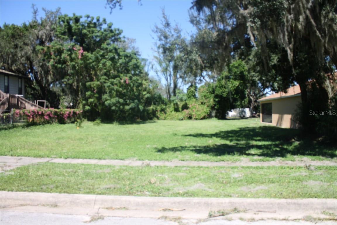 310 W Orange St., Davenport, FL 33837