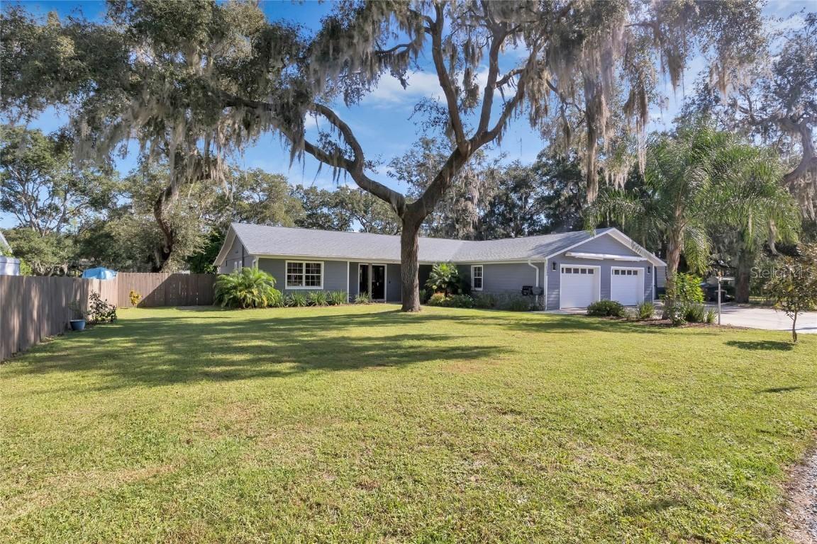 18334 W Shore Ln., Groveland, FL 34736