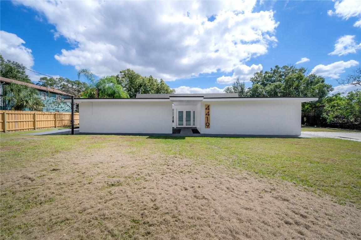 4419 Sweetwater Dr., Tampa, FL 33615
