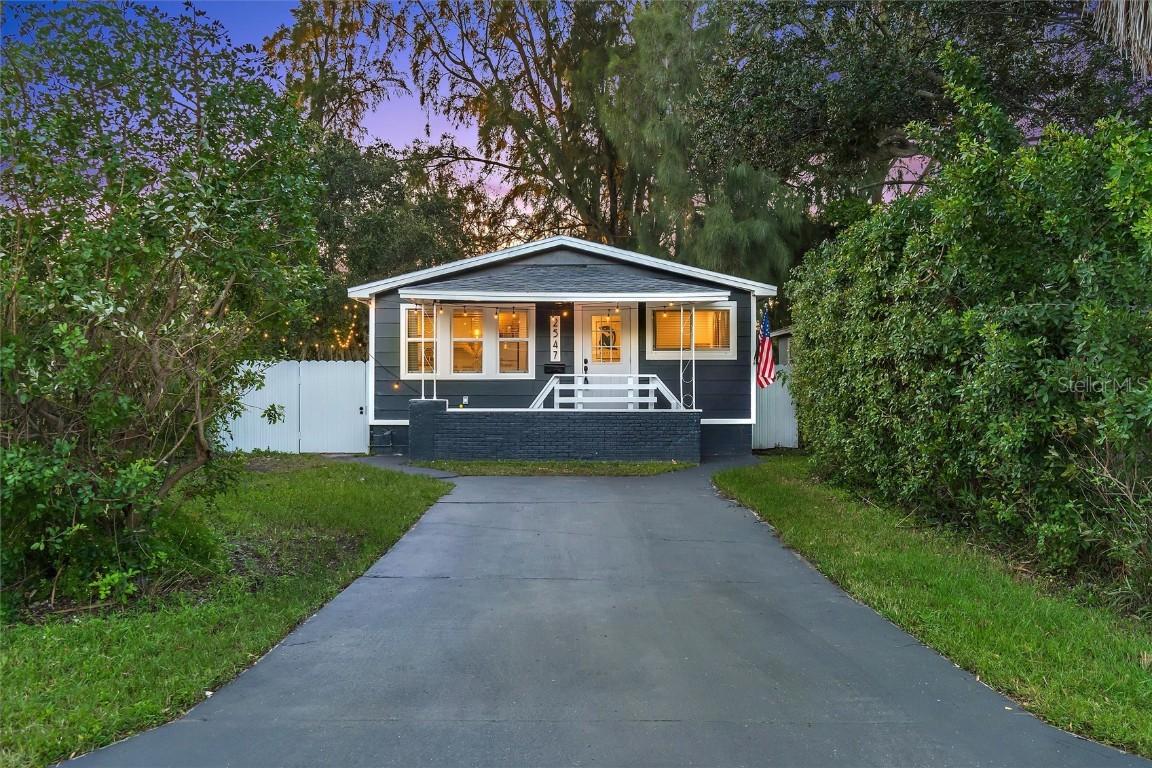 2547 Kingston St., St Petersburg, FL 33711