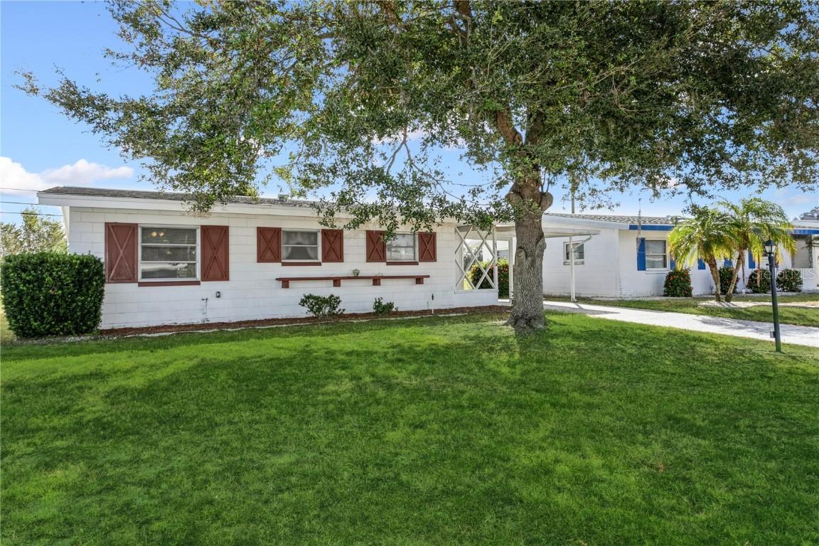 911 Augusta Dr., Sun City Center, FL 33573