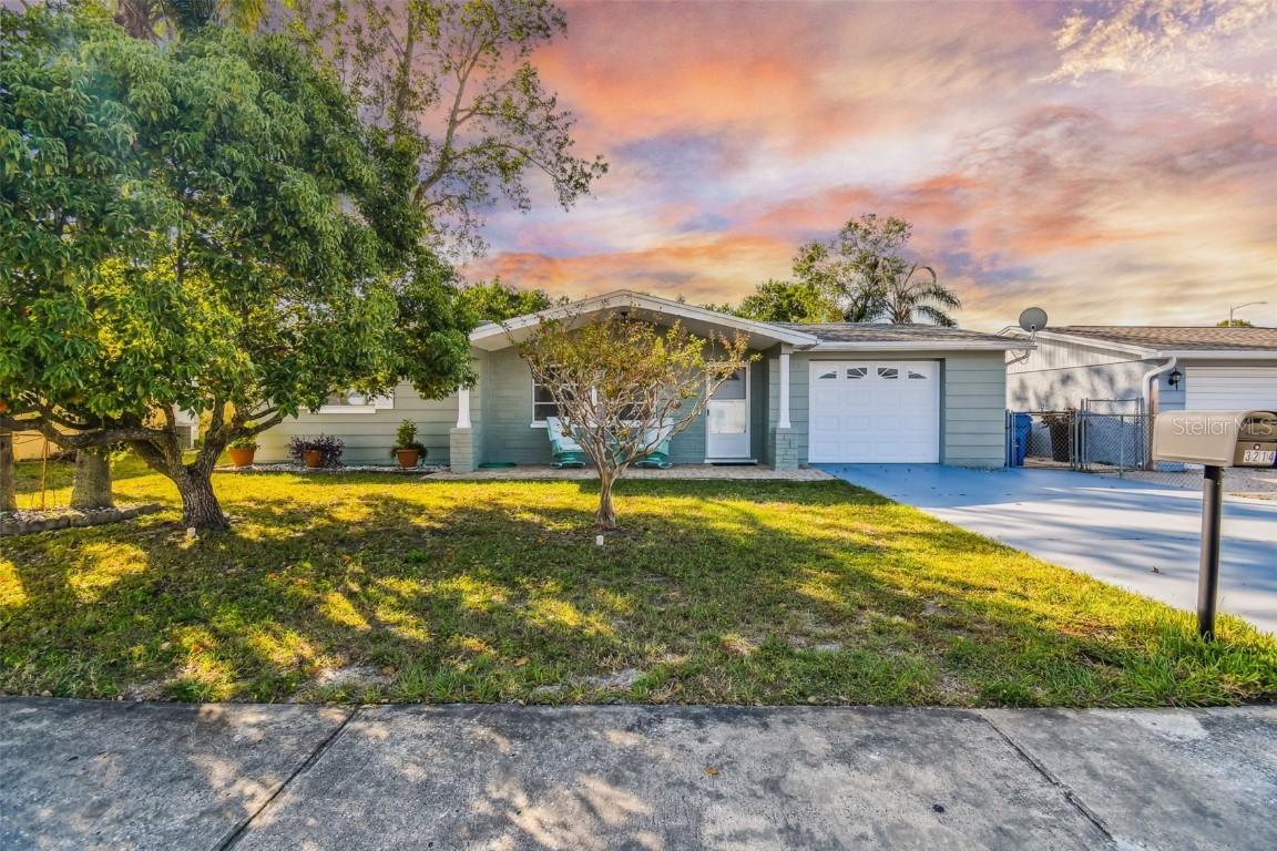 3214 Brompton Dr., Holiday, FL 34691
