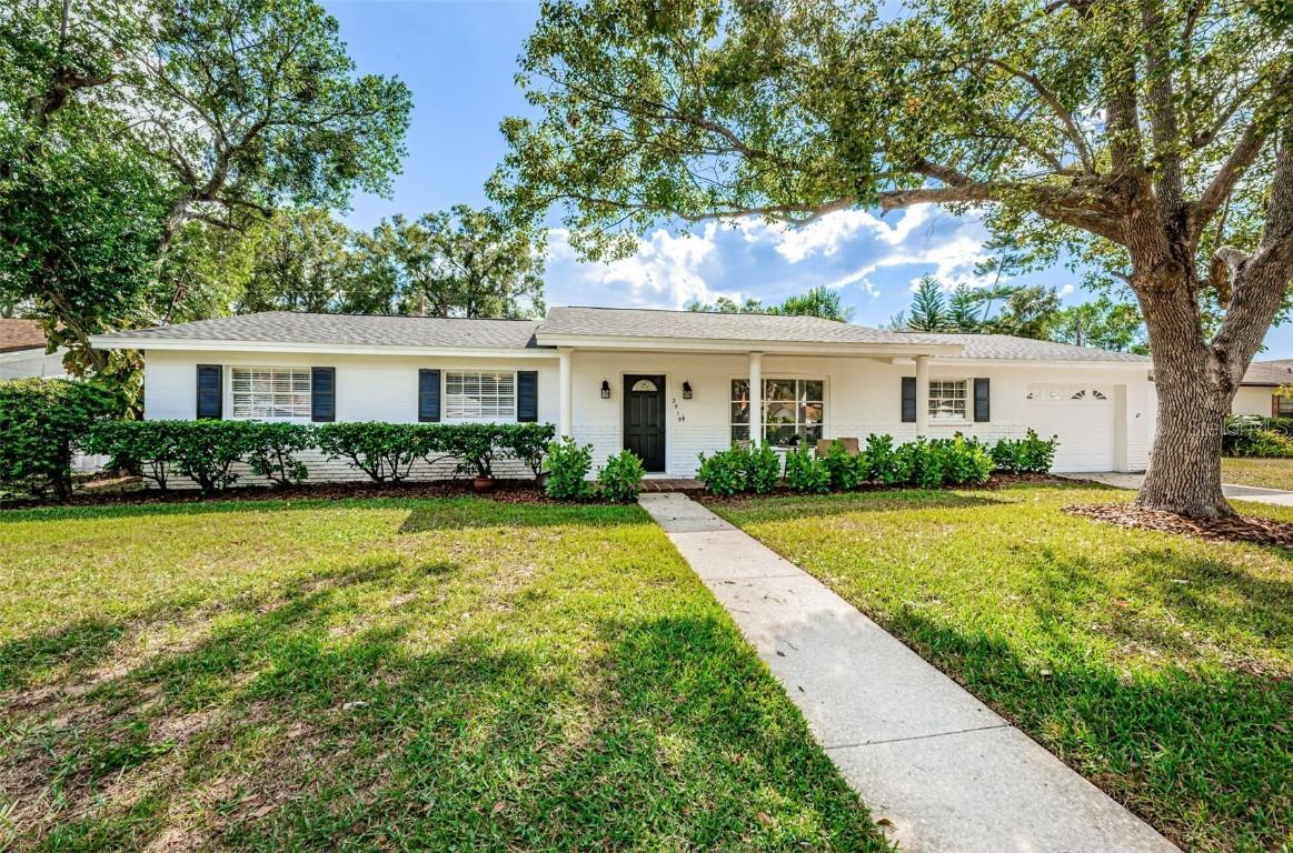 2510 Lake Ellen Cir., Tampa, FL 33618