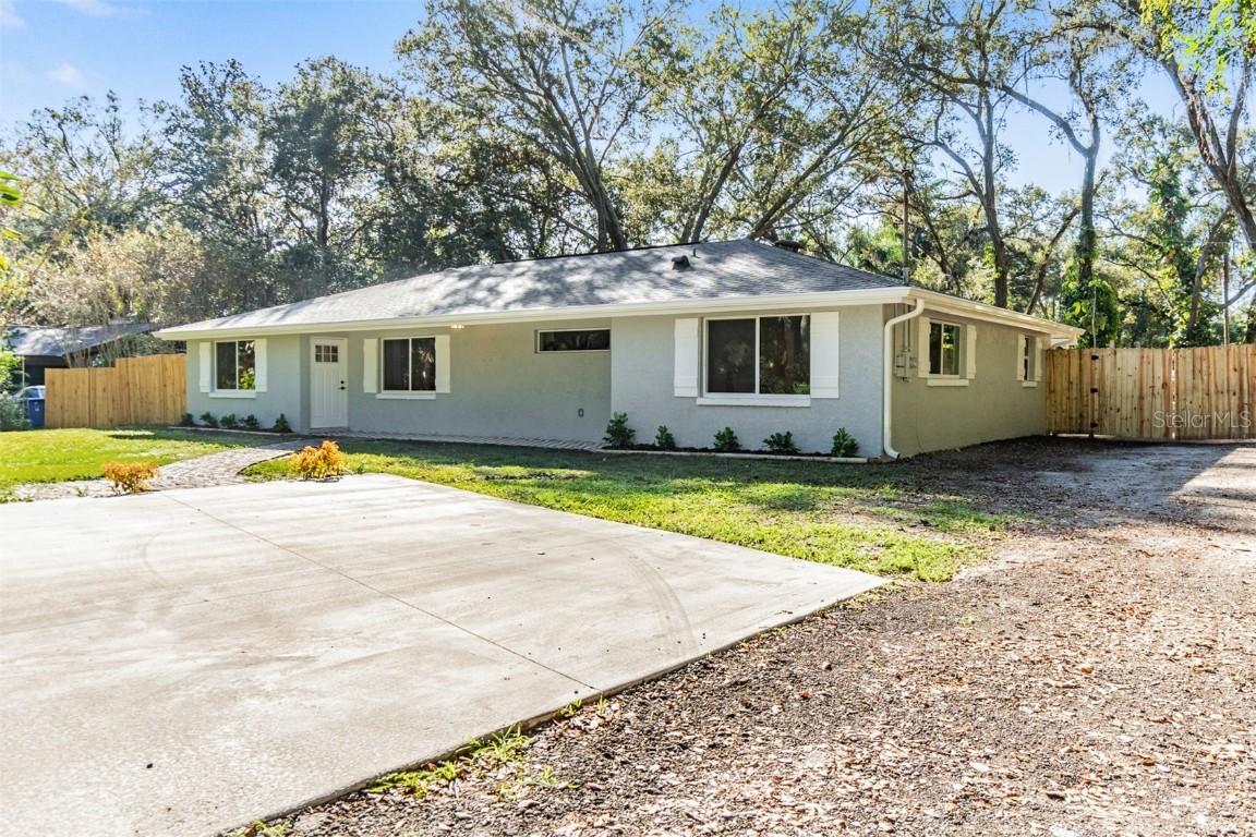 1507 Touchton Rd., Lutz, FL 33549