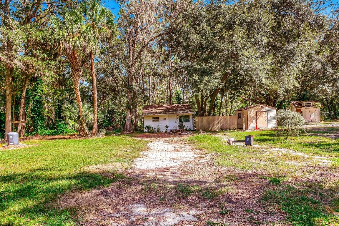 18805 Carr Dr., Lutz, FL 33559