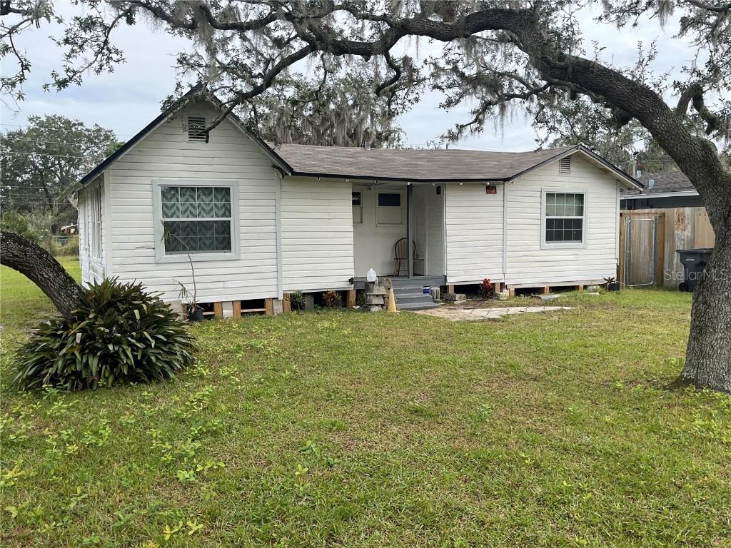 2402 Burns St., Lakeland, FL 33801