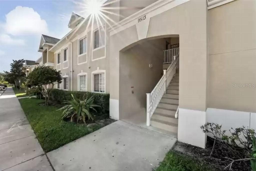 9513 Grovedale Cir. #202, Riverview, FL 33578