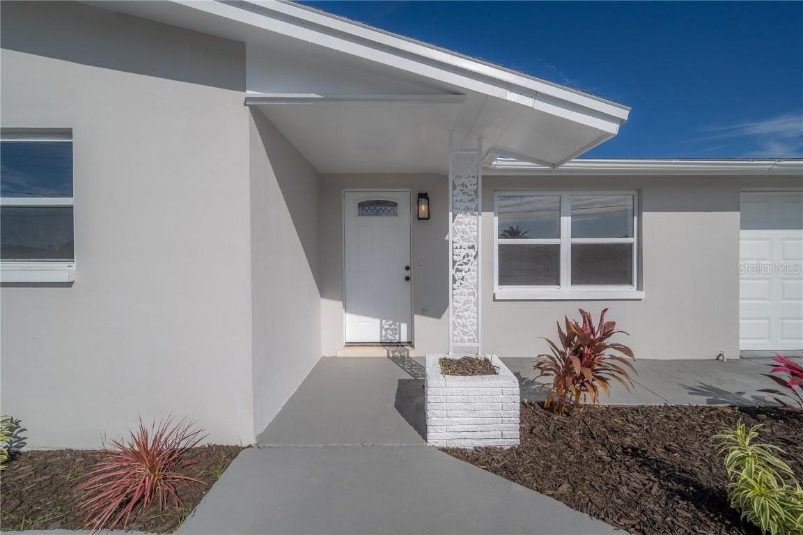 5335 Flora Ave., Holiday, FL 34690